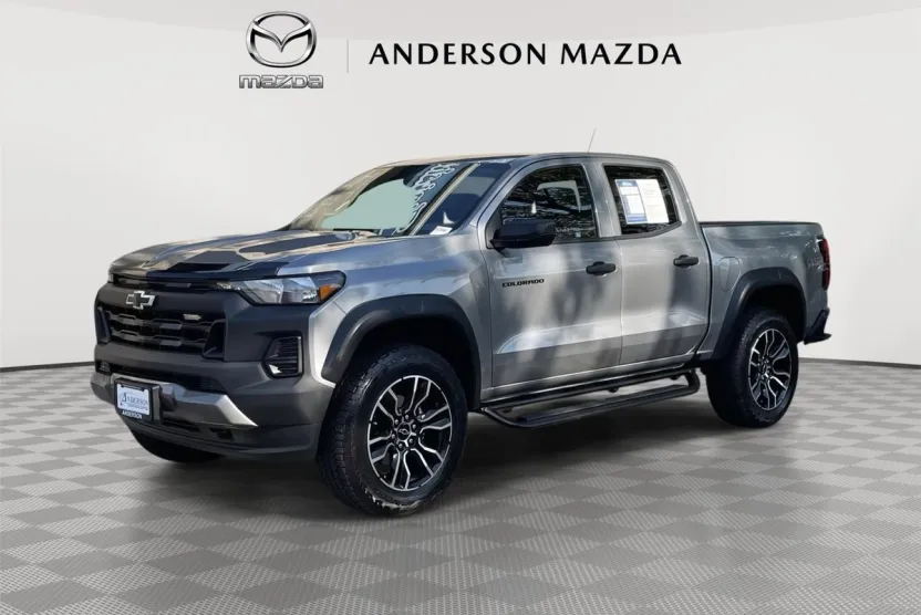 2024 Chevrolet Colorado Trail Boss photo 1