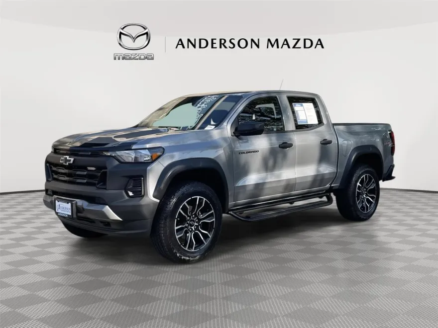 2024 Chevrolet Colorado Trail Boss photo 1