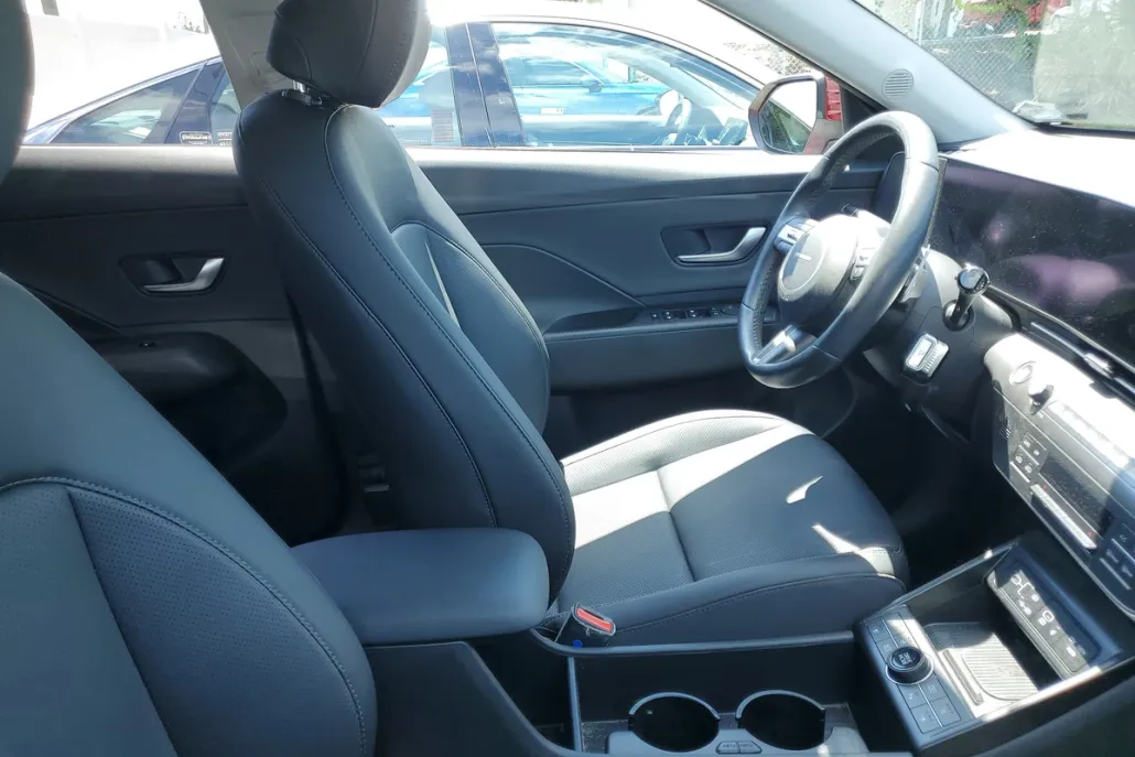 2024 Hyundai Kona Limited photo 1