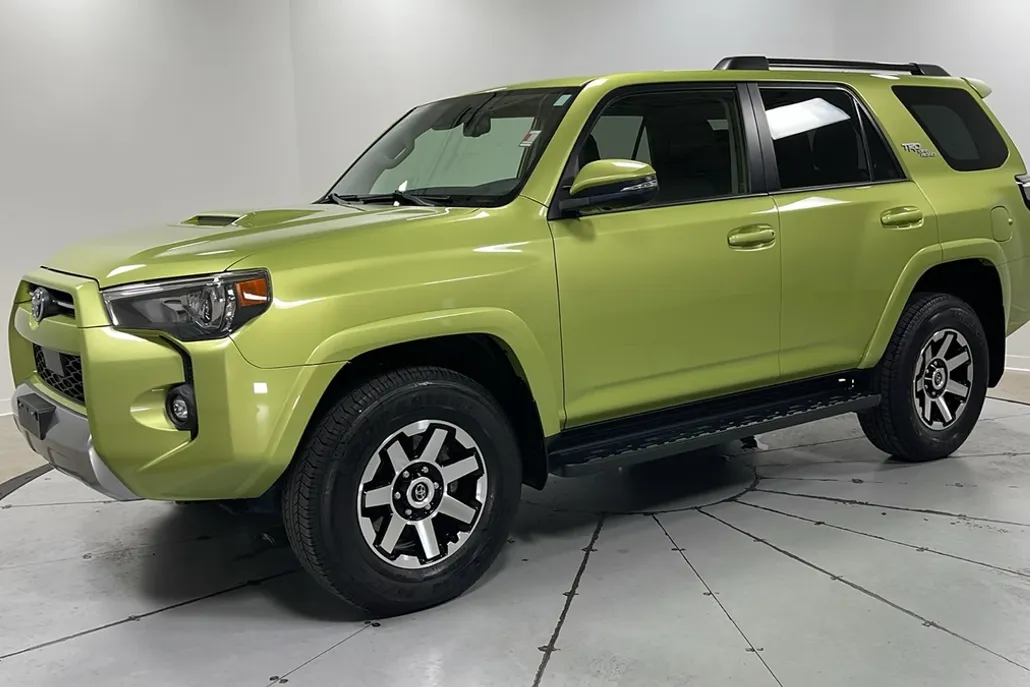 2023 Toyota 4Runner TRD Off-Road Premium photo 1