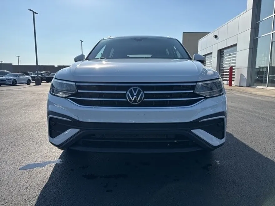 2022 Volkswagen Tiguan SE photo 1
