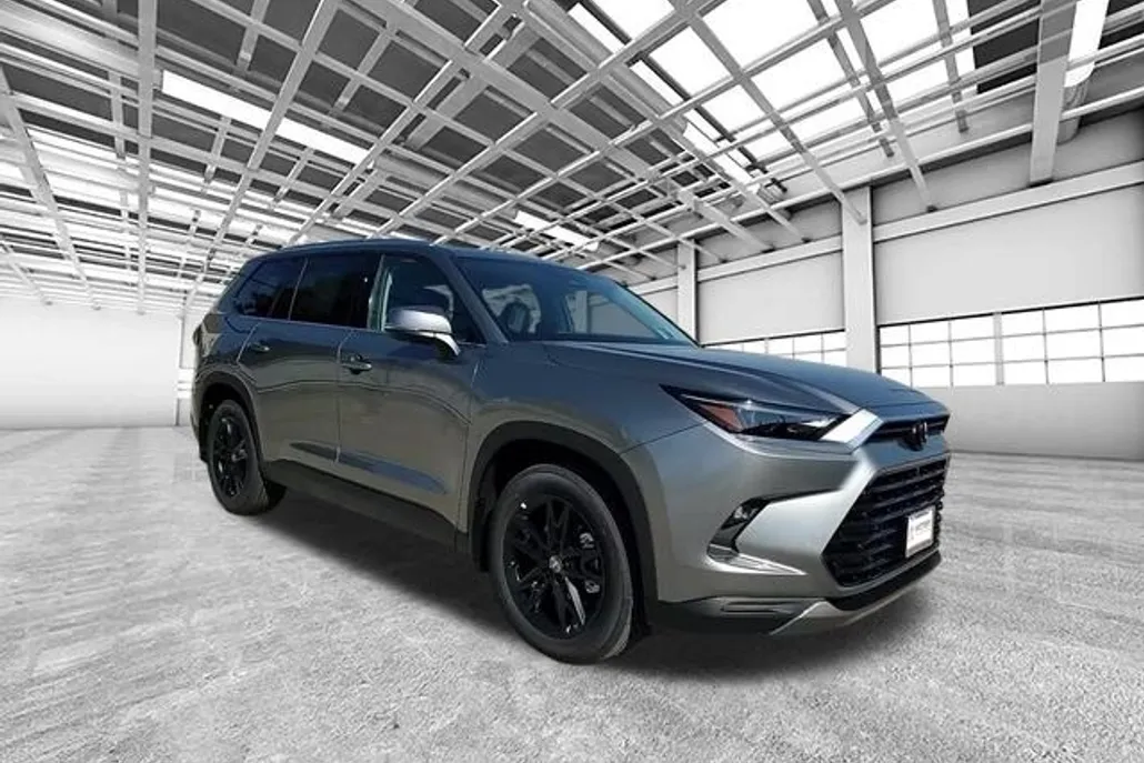 2026 Toyota Grand Highlander Platinum photo 1