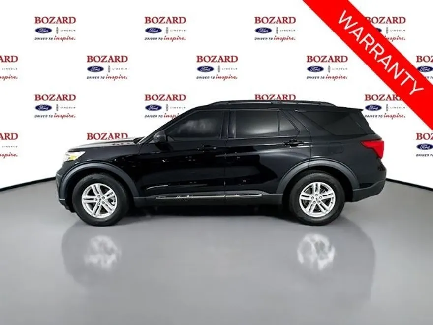 2023 Ford Explorer XLT photo 1