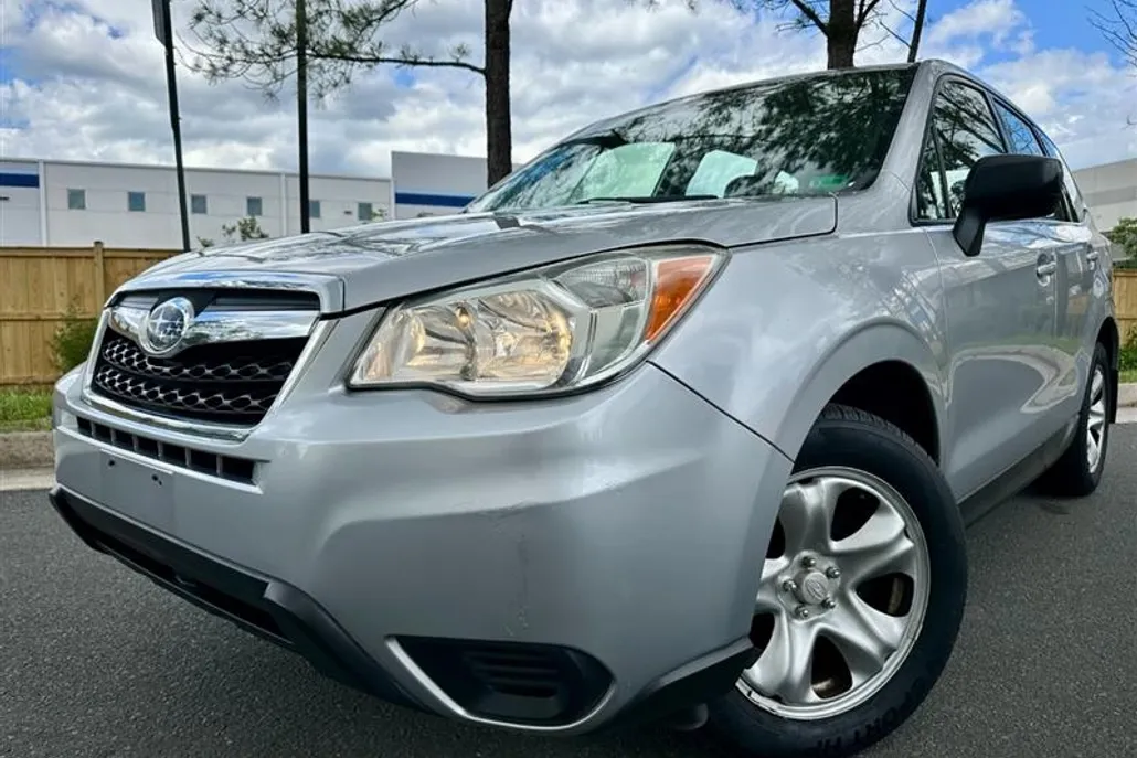 2014 Subaru Forester 2.5i photo 1