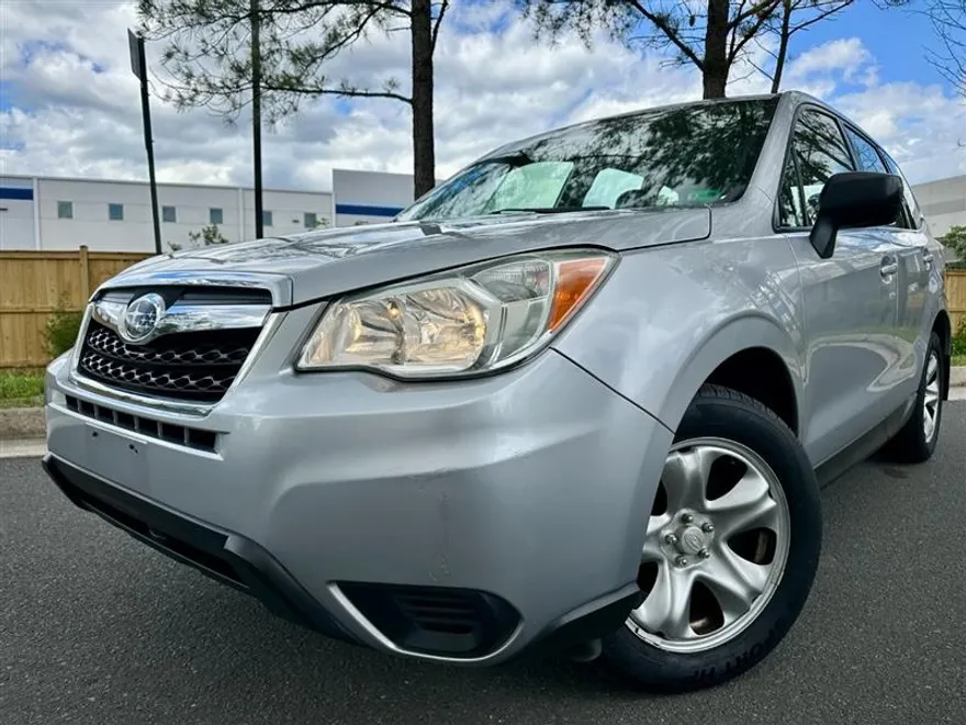 2014 Subaru Forester 2.5i photo 1