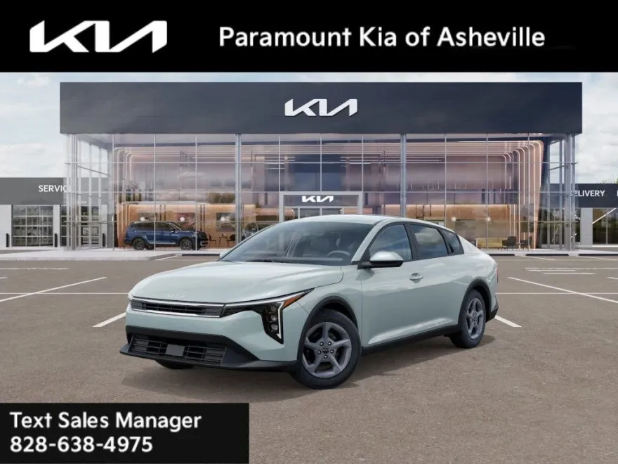 2025 Kia K4 LXS photo 1