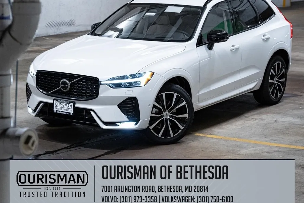 2025 Volvo XC60 B5 photo 1