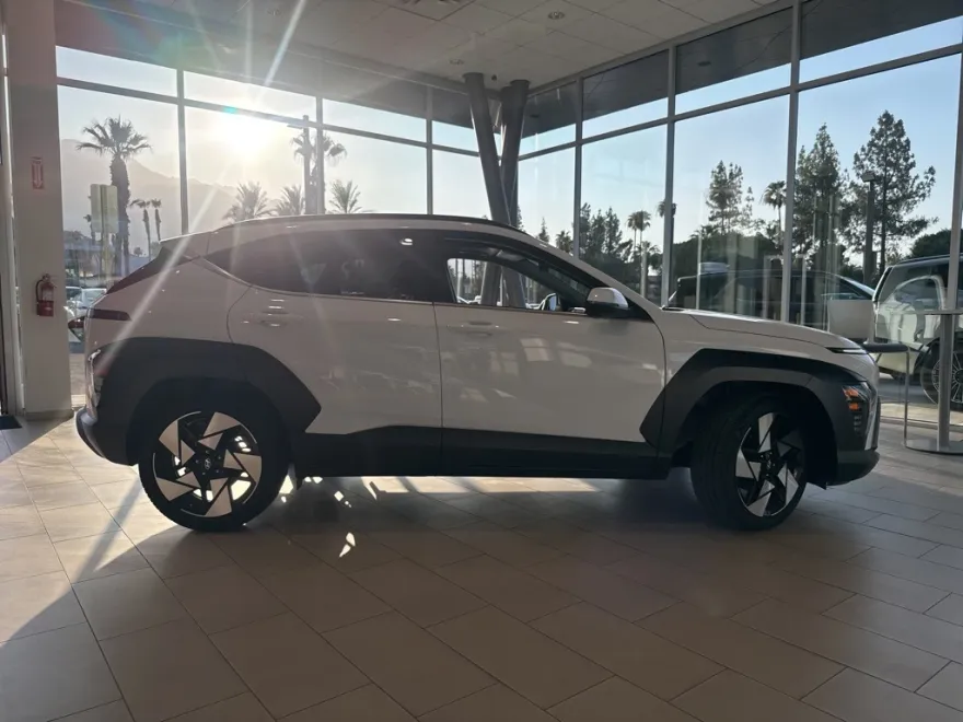 2024 Hyundai Kona Limited photo 1