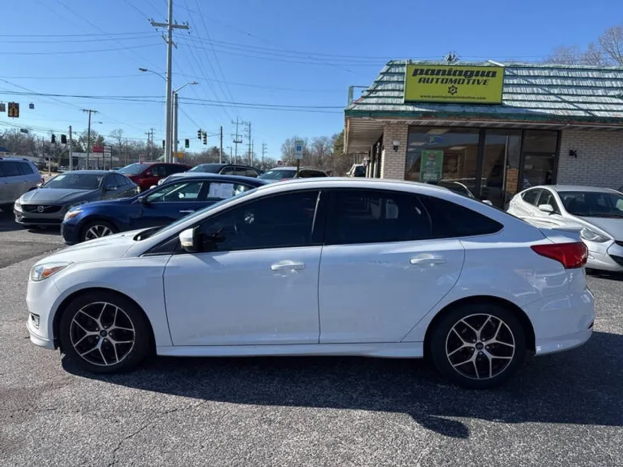 2015 Ford Focus SE photo 1