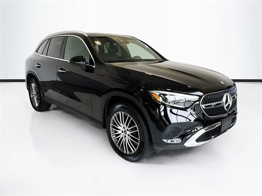 2025 Mercedes Benz GLC 300 4MATIC photo 1