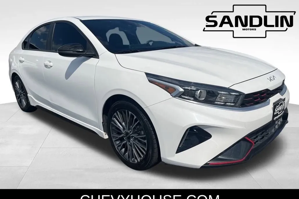 2022 Kia Forte GT-Line photo 1