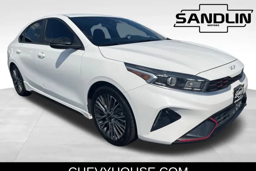 2022 Kia Forte GT-Line photo 1