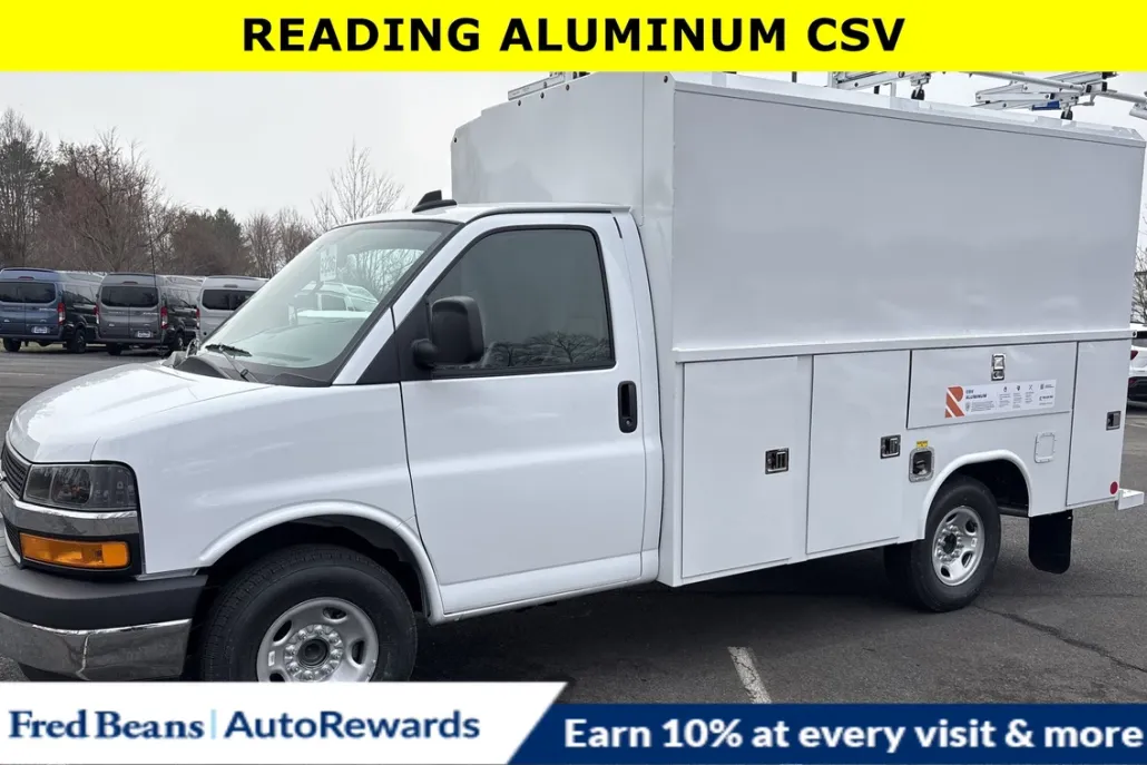 2025 Chevrolet Express 3500 Cutaway Van photo 1