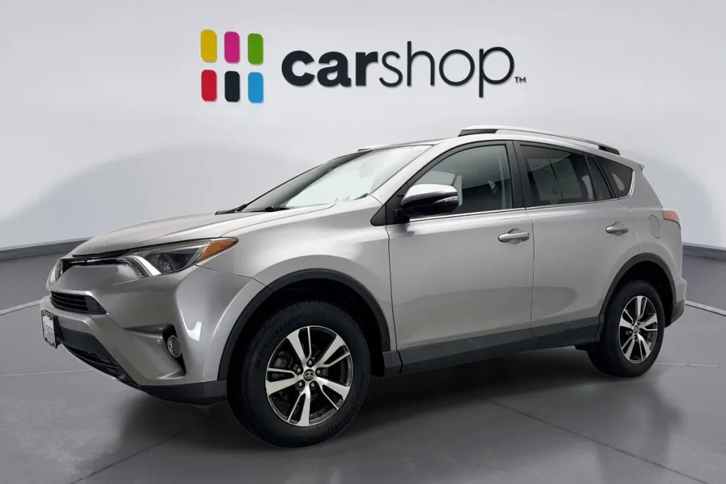 2018 Toyota RAV4 Adventure XLE photo 1