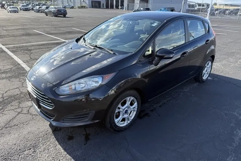2014 Ford Fiesta SE photo 1