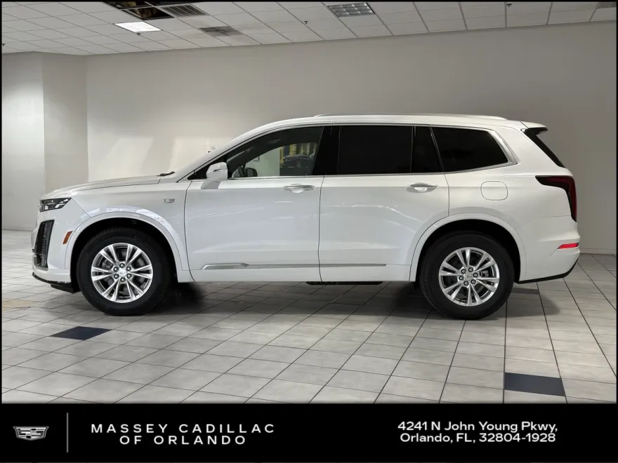 2025 Cadillac XT6 Luxury photo 1