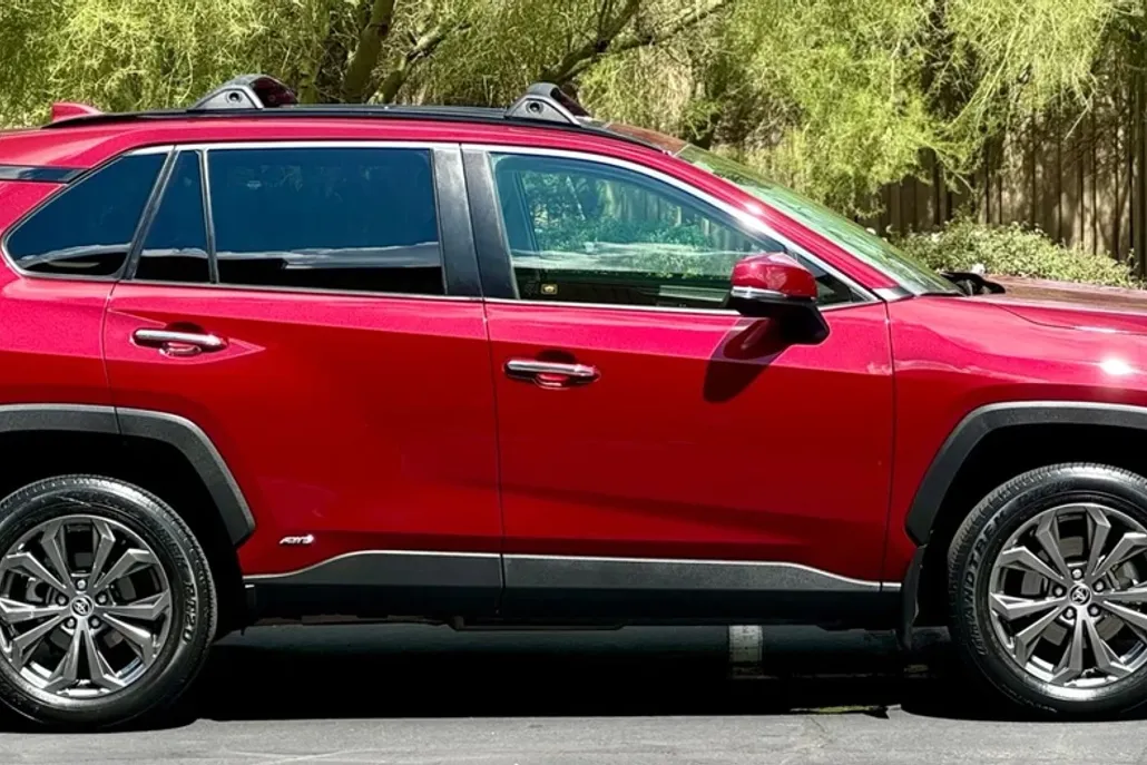 2023 Toyota RAV4 Hybrid Limited Sport photo 1