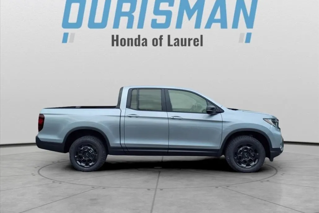 2025 Honda Ridgeline TrailSport photo 1