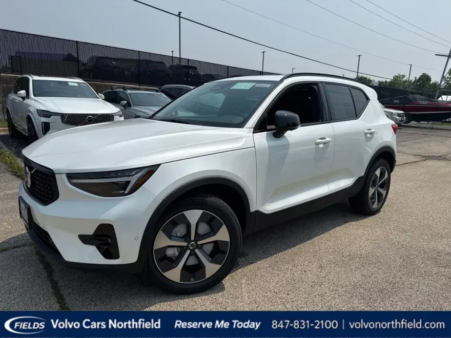 2026 Volvo XC40 Plus photo 1