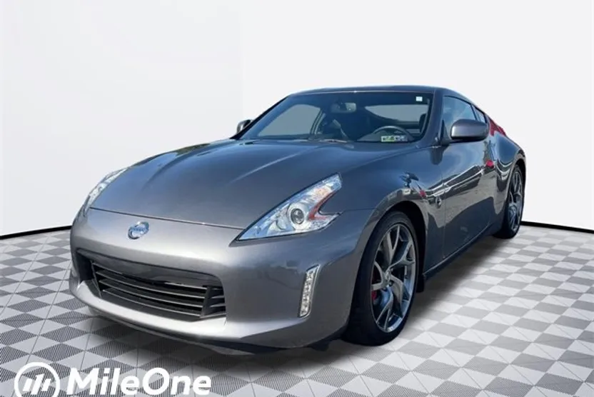 2013 Nissan 370Z Touring photo 1
