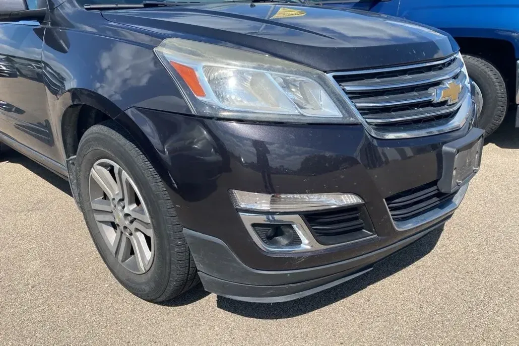 2016 Chevrolet Traverse 2LT photo 1