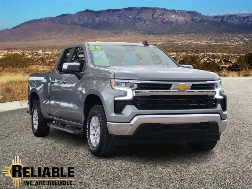 2025 Chevrolet Silverado 1500 LT photo 1