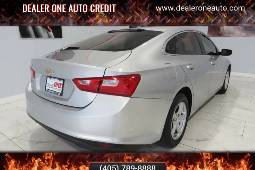 2018 Chevrolet Malibu LS photo 1