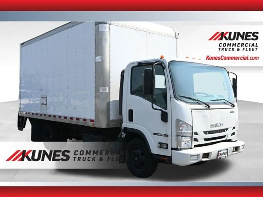 2016 Isuzu NPR photo 1