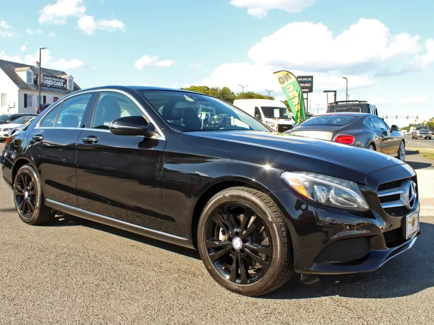 2017 Mercedes Benz C 300 Luxury 4MATIC photo 1