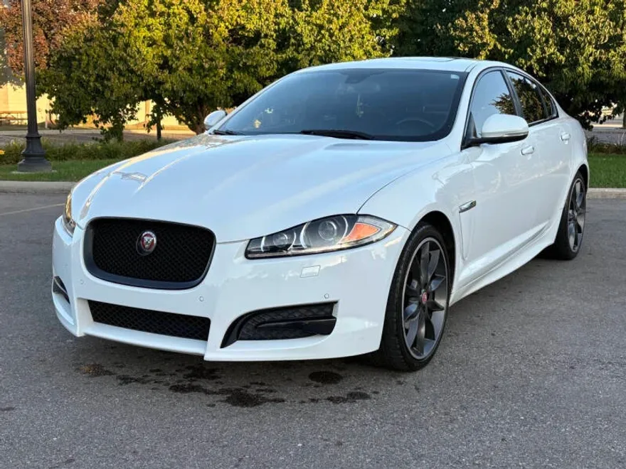 2015 Jaguar XF Portfolio photo 1