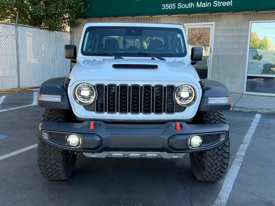 2024 Jeep Gladiator Mojave photo 1