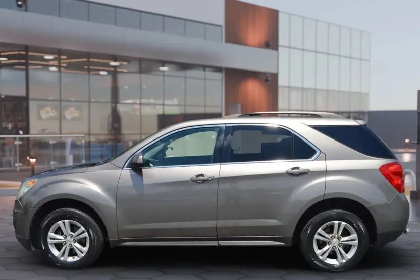 2011 Chevrolet Equinox LT photo 1
