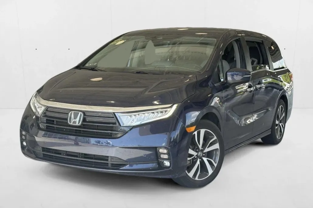 2023 Honda Odyssey Touring photo 1