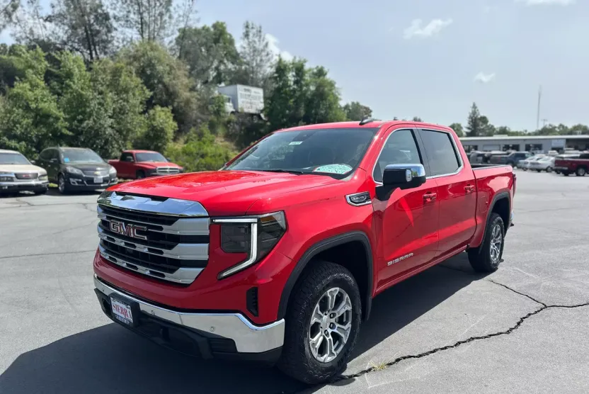 2025 Gmc Sierra 1500 SLE photo 1