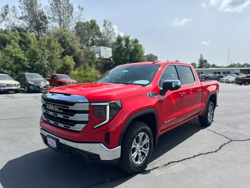 2025 Gmc Sierra 1500 SLE photo 1