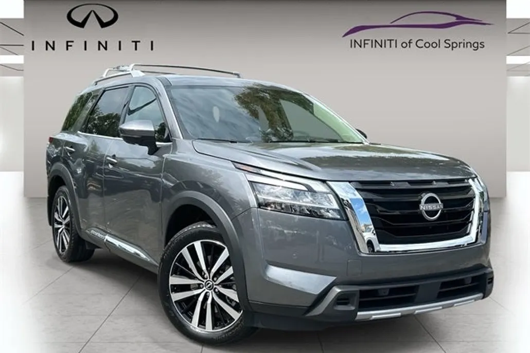 2024 Nissan Pathfinder Platinum photo 1