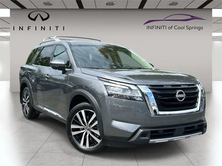 2024 Nissan Pathfinder Platinum photo 1