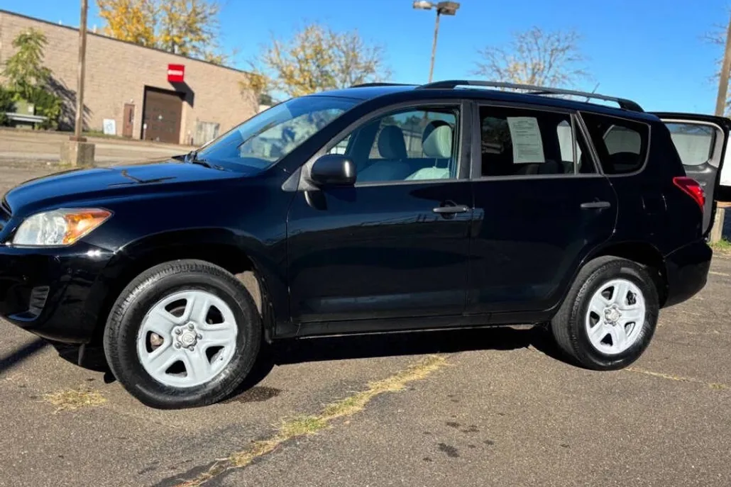 2011 Toyota RAV4 Base photo 1