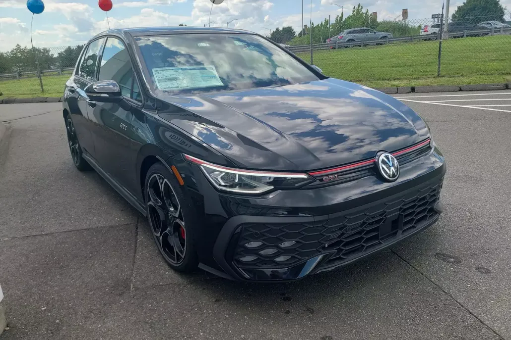 2025 Volkswagen Golf GTI Autobahn photo 1