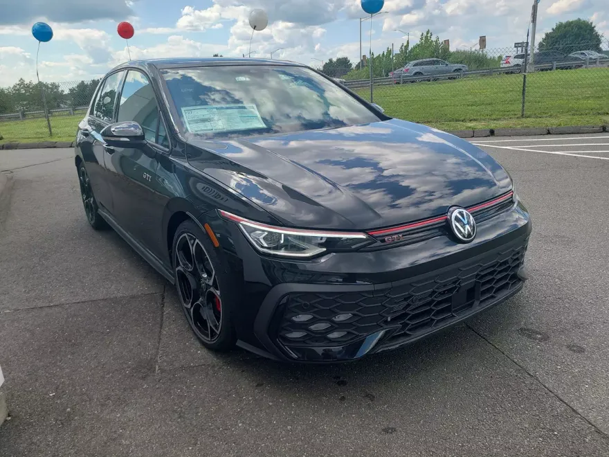 2025 Volkswagen Golf GTI Autobahn photo 1