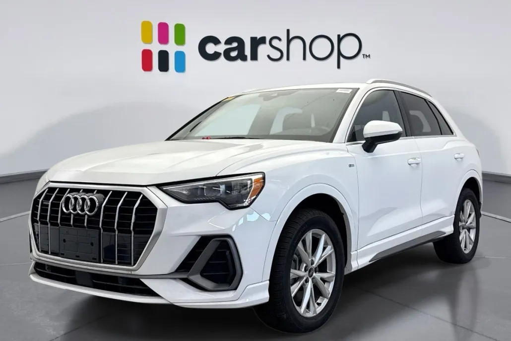 2022 Audi Q3 S line Premium photo 1
