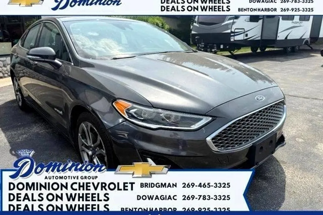 2019 Ford Fusion Hybrid Titanium photo 1