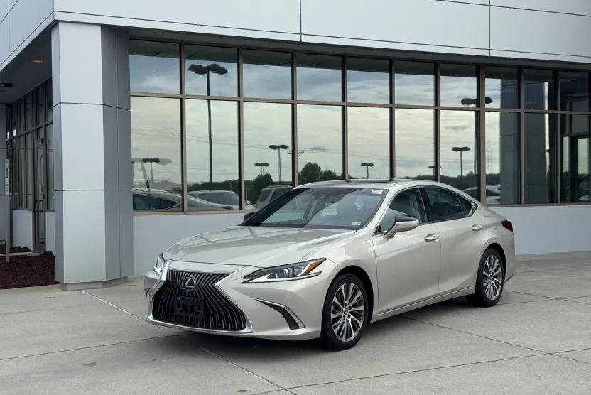 2019 Lexus ES 350 photo 1