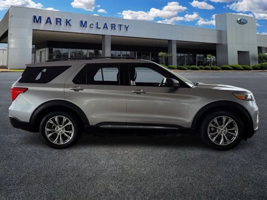 2021 Ford Explorer XLT photo 1