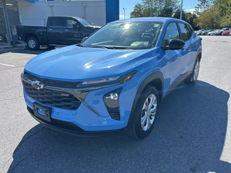 2024 Chevrolet Trax photo 1