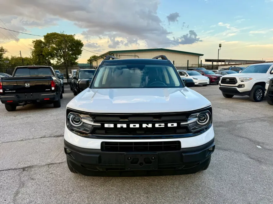 2023 Ford Bronco Sport Outer Banks photo 1