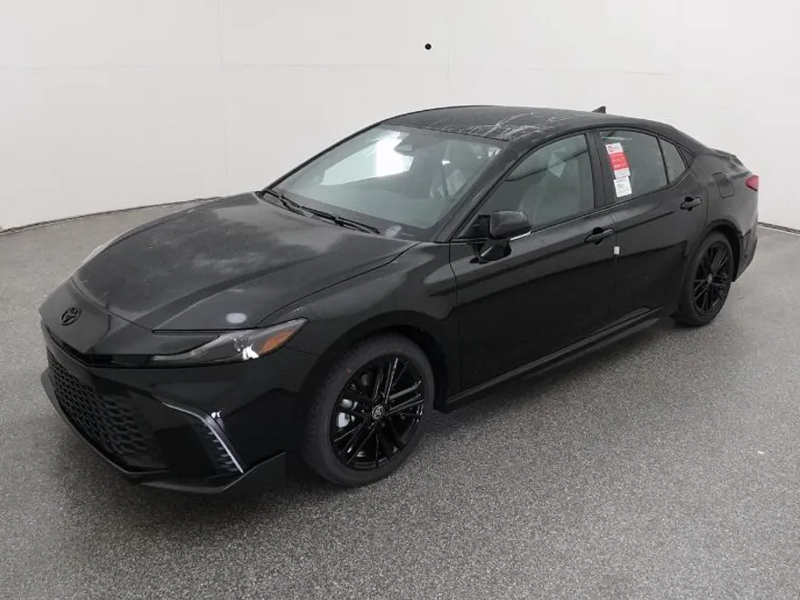 2026 Toyota Camry SE photo 1