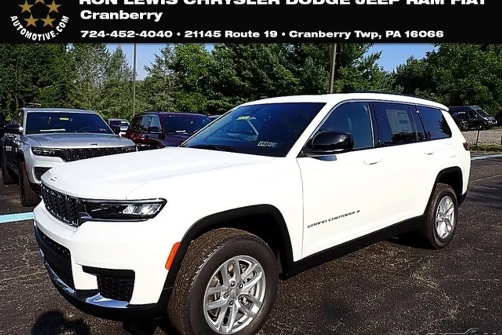 2025 Jeep Grand Cherokee Laredo photo 1