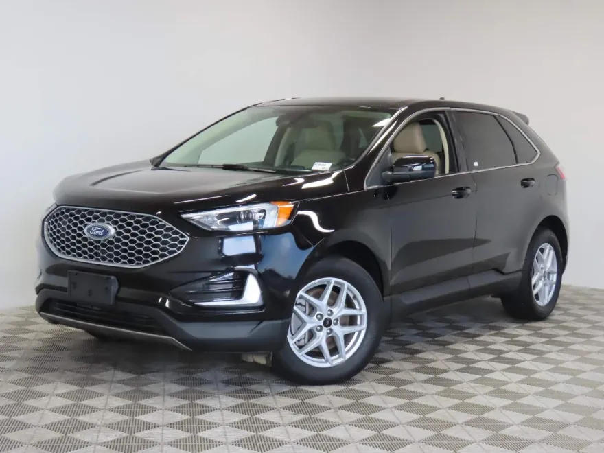2023 Ford Edge SEL photo 1