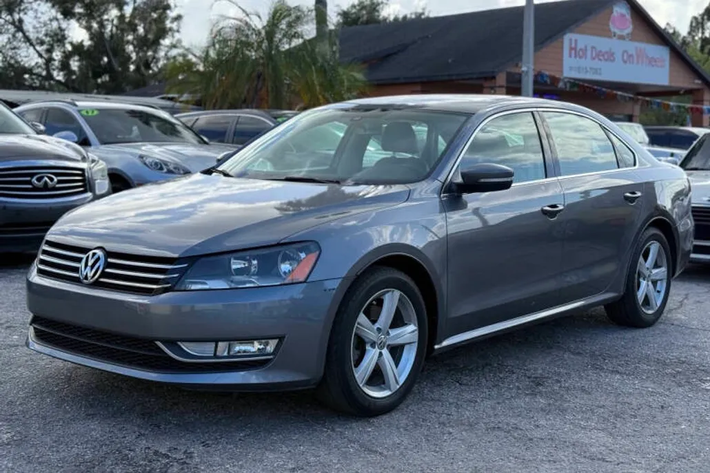 2015 Volkswagen Passat Limited photo 1